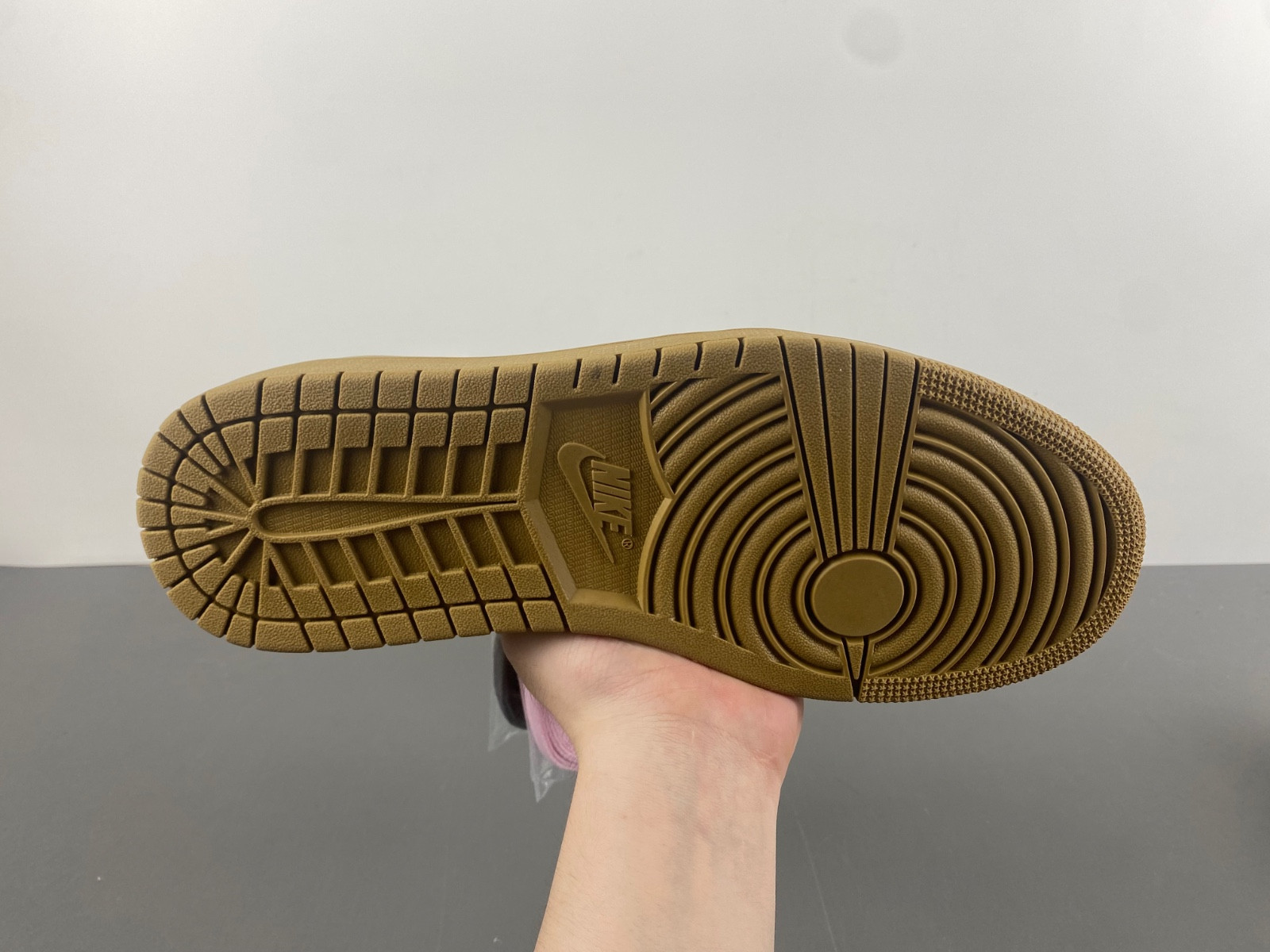 Travis Scott x Air Jordan 1 low DM7866-665