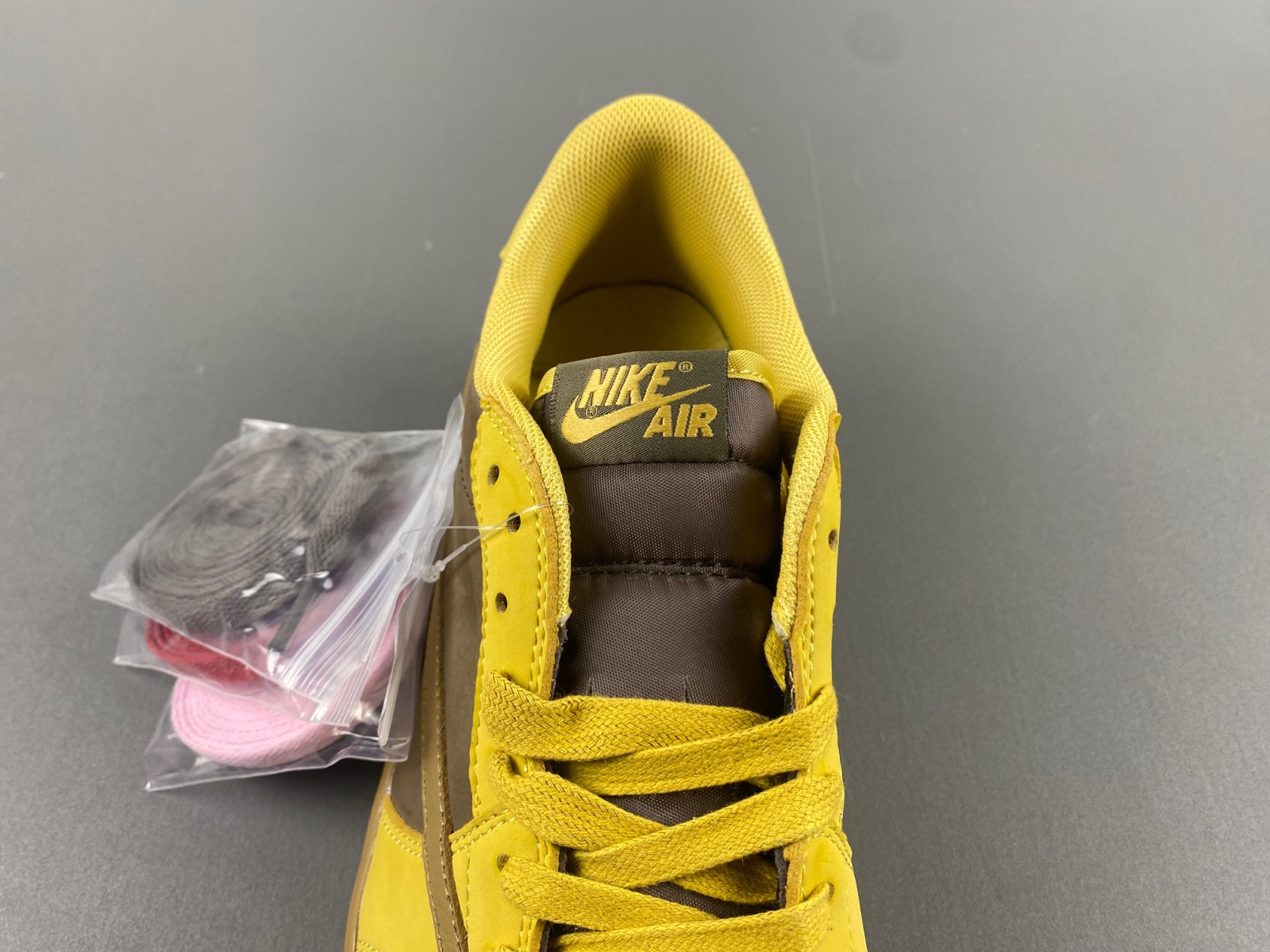 Travis Scott x Air Jordan 1 low DM7866-665