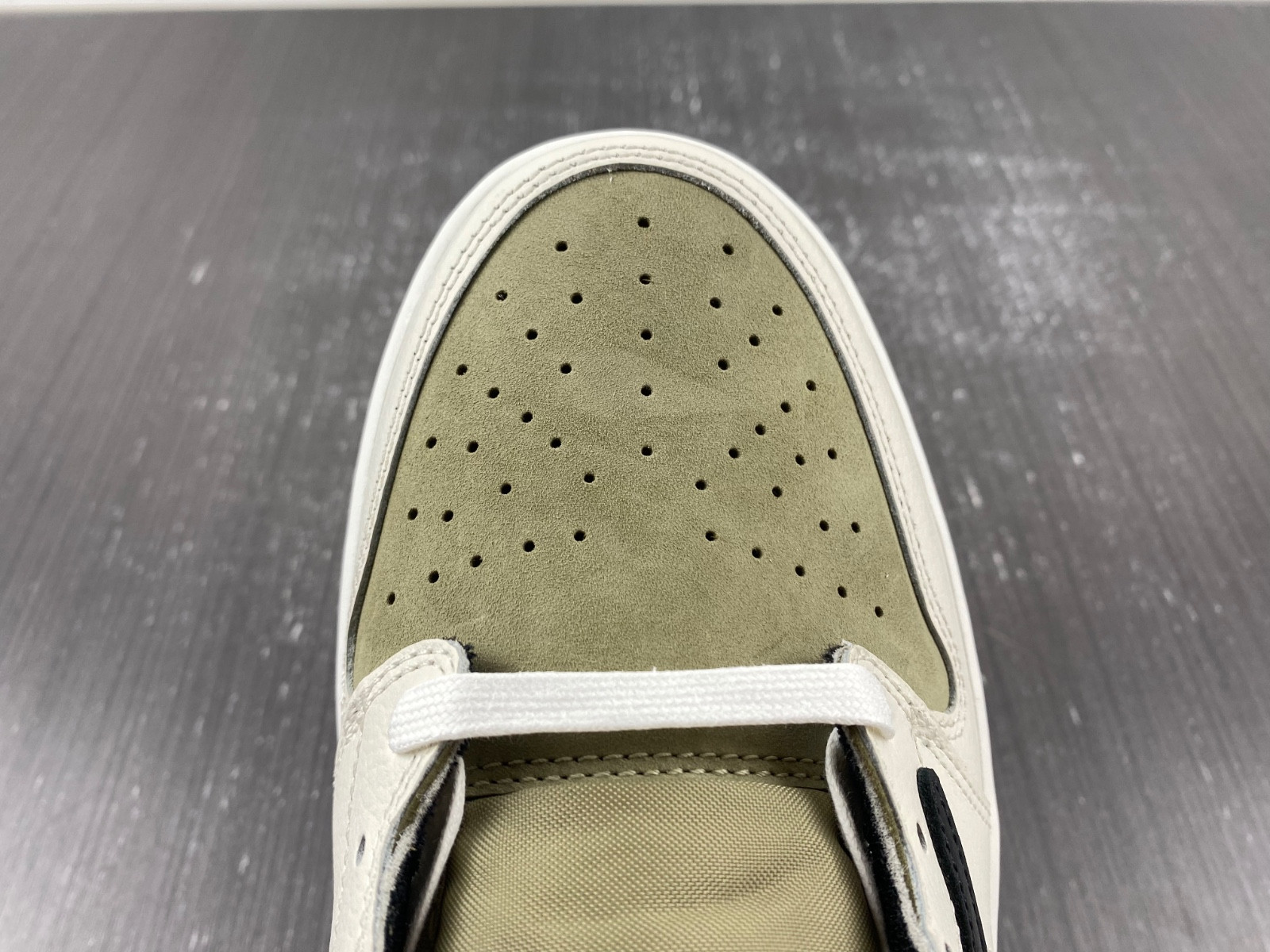 Travis Scott x Air Jordan 1 Low Golf FZ3124-200