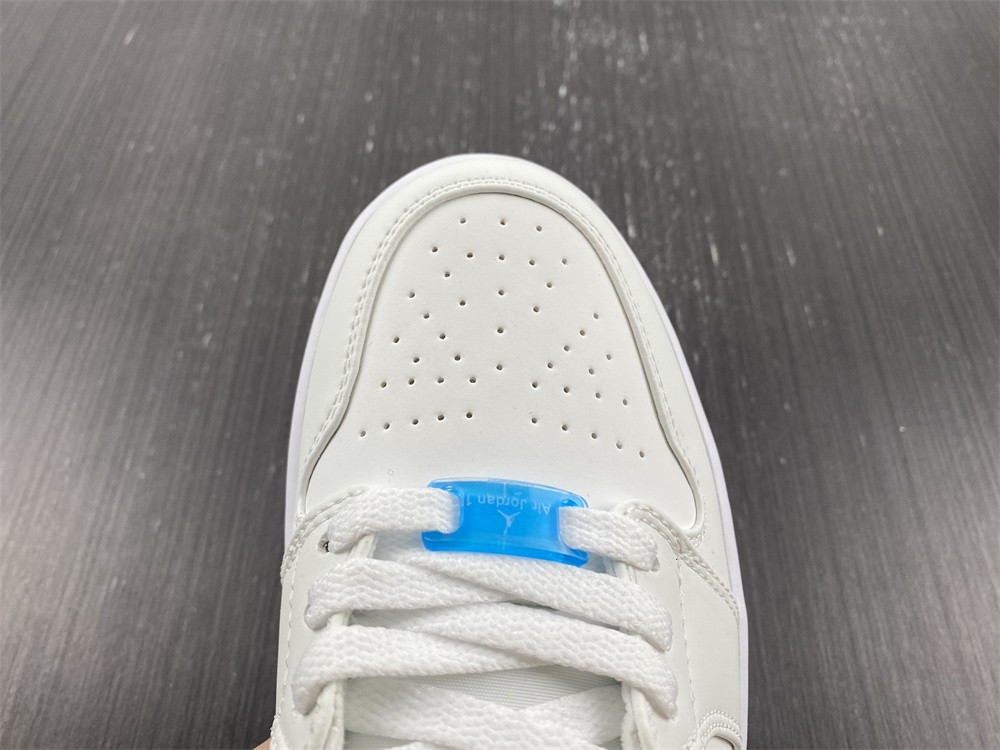 Air Jordan 1 Low AJ0819