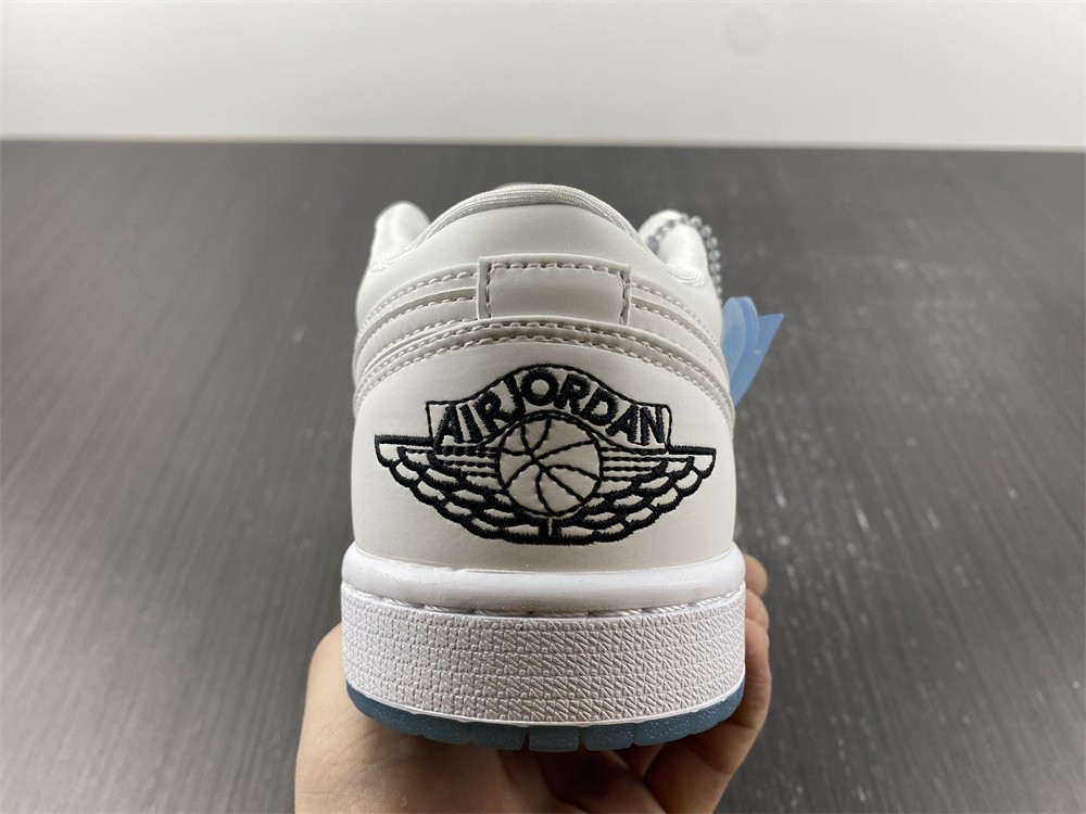 Air Jordan 1 Low AJ0819