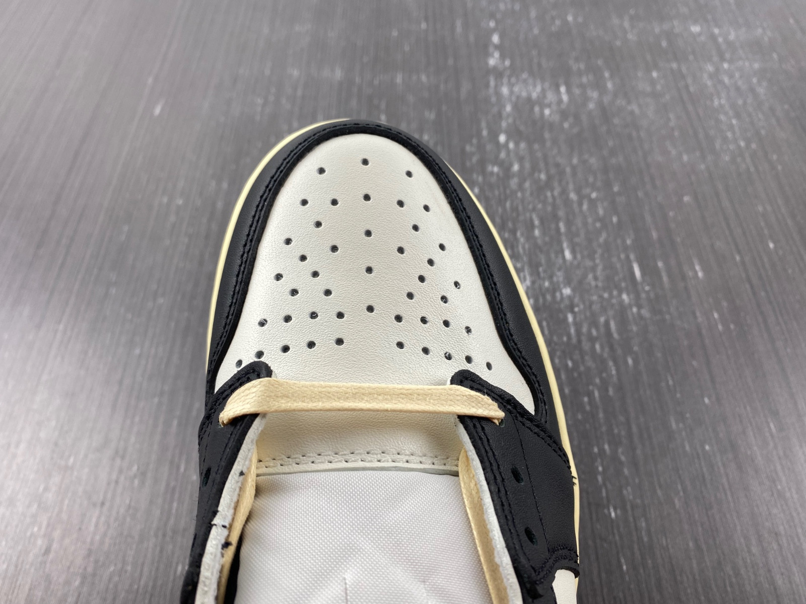 Air Jordan 1 Low CQ4277-105