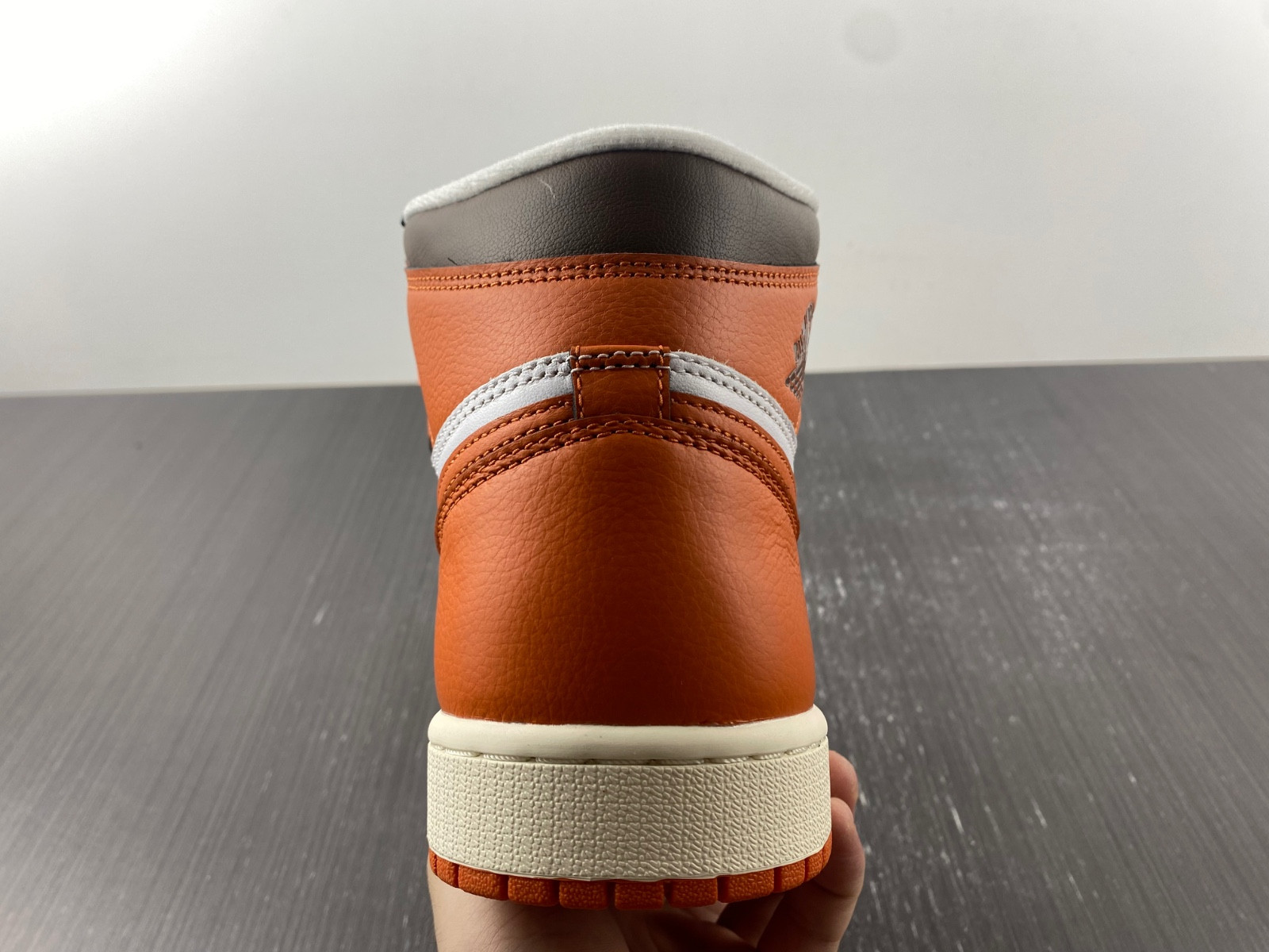 Air Jordan 1 High OG WMNS “Starfish” DO9369-101