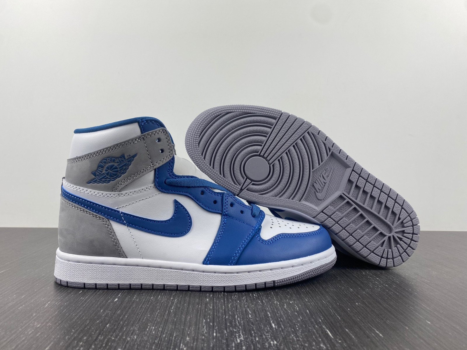 Air Jordan 1 High OG “True Blue” DZ5485-410