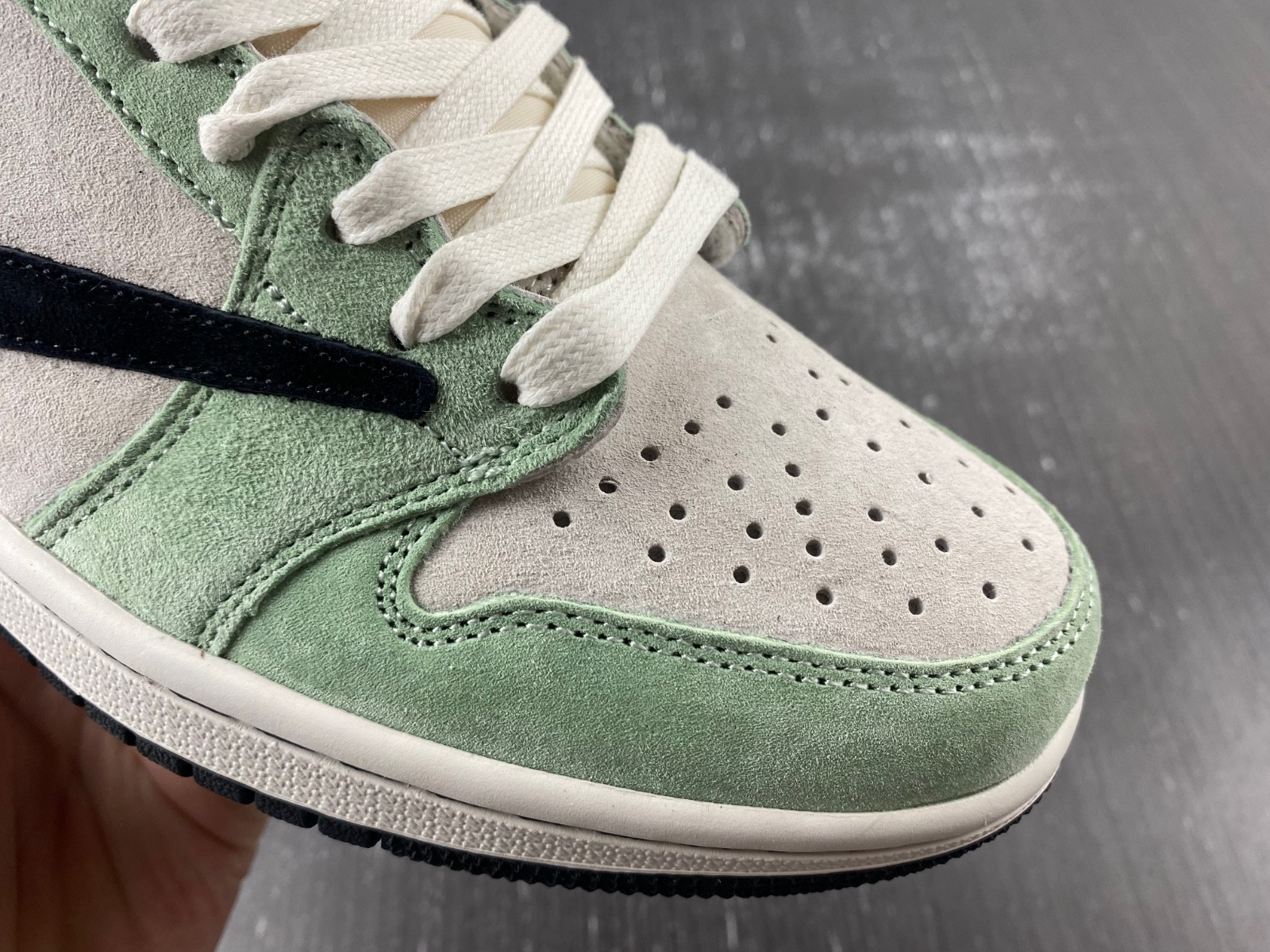Travis Scott x Air Jordan 1 Low DM7866-813