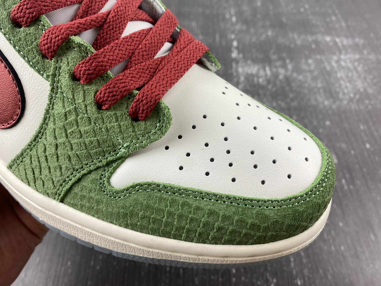 Air Jordan 1 Low OG “Year of the Dragon” FN3727-100