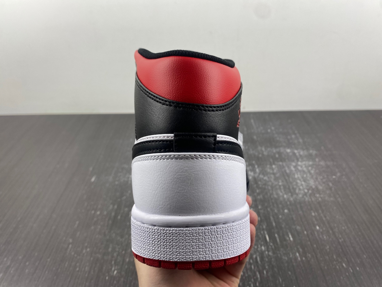 Air Jordan 1 Mid “Gym Red” DQ8426-106