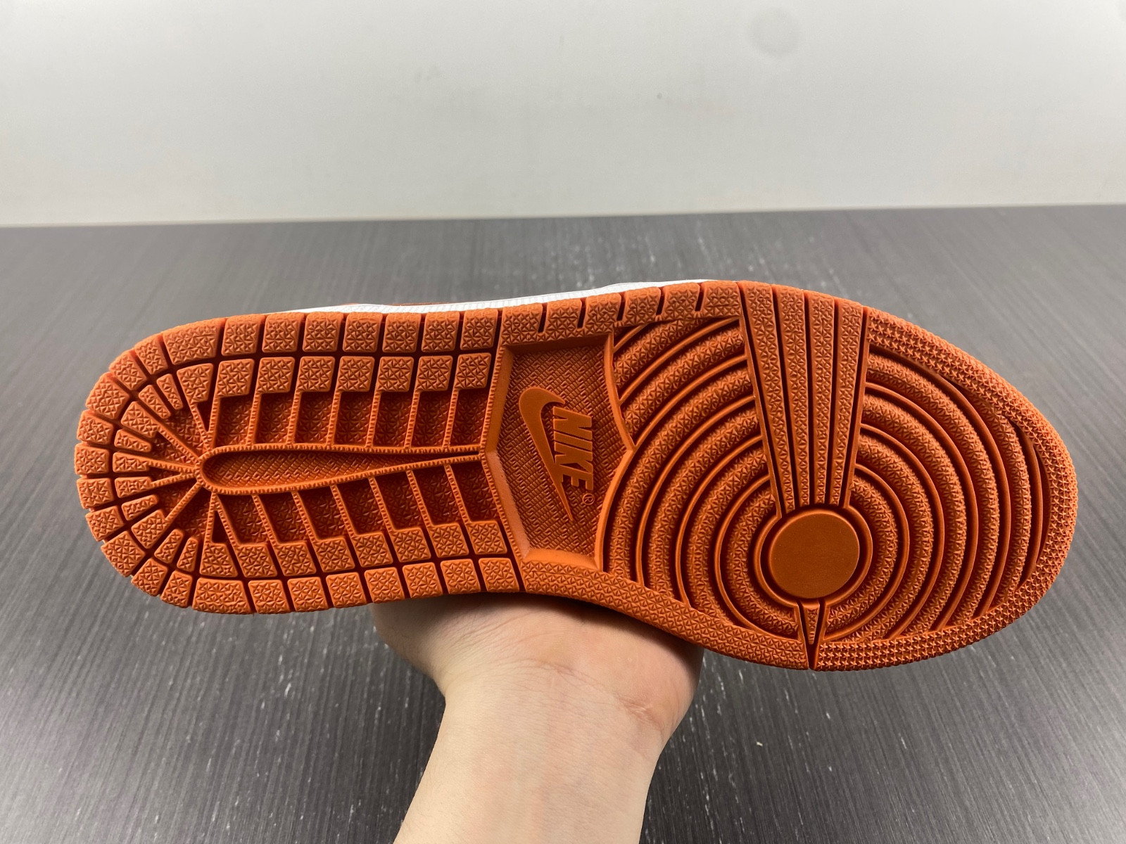 Jordan 1 Mid SE Sport Spice  DV1302-100