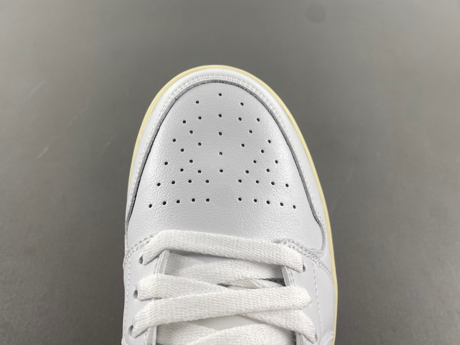 Air Jordan 1 Low DC0774-109