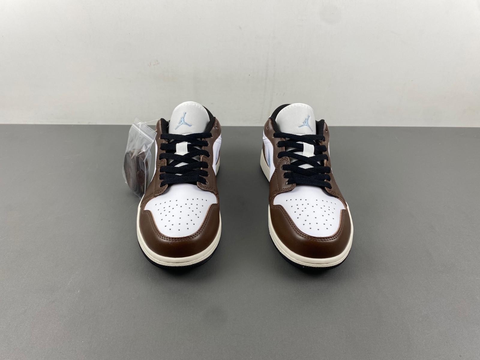 Air Jordan 1 Low FQ8156-142