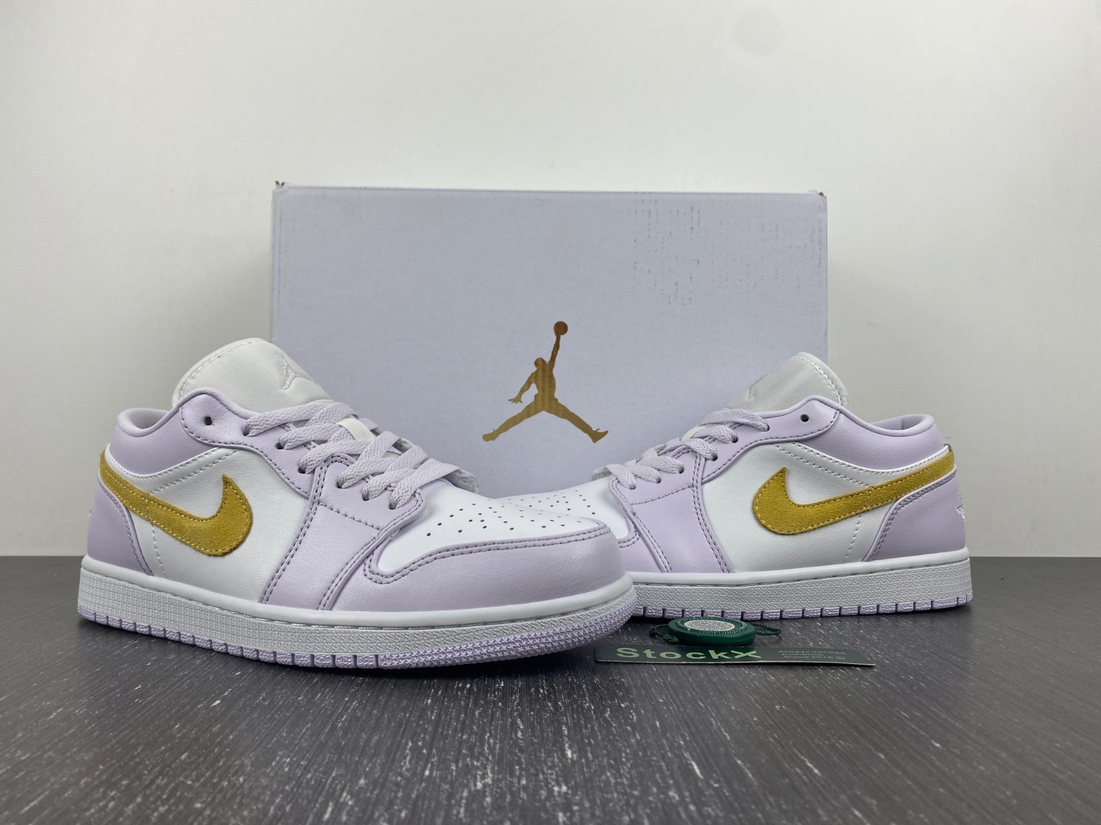 Air Jordan 1 Low WMNS “Barely Grape” DC0774-501