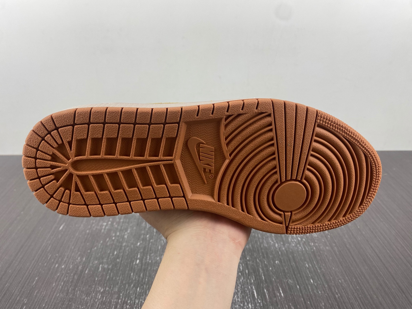 Air Jordan 1 Low DM7866-892