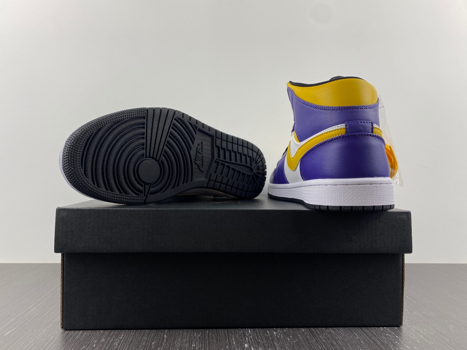 Air Jordan 1 Mid “Lakers” DQ8426-517