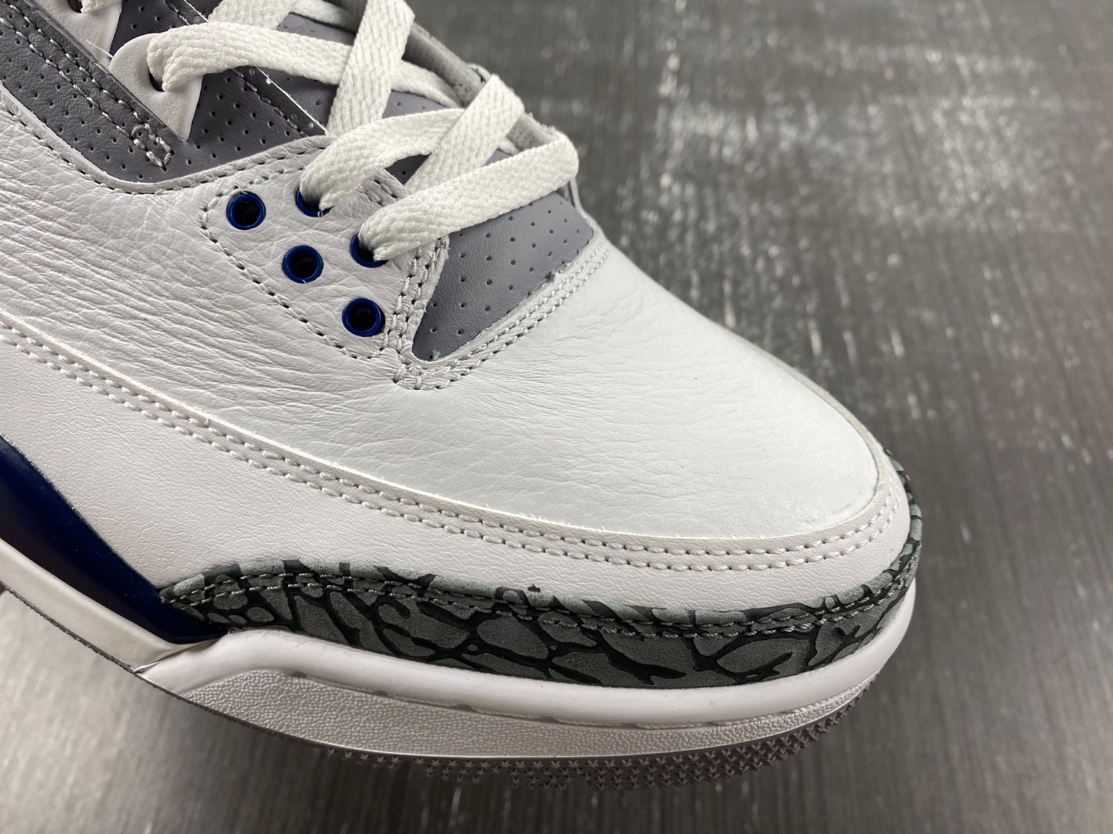 Air Jordan 3 “Midnight Navy” CT8532-140