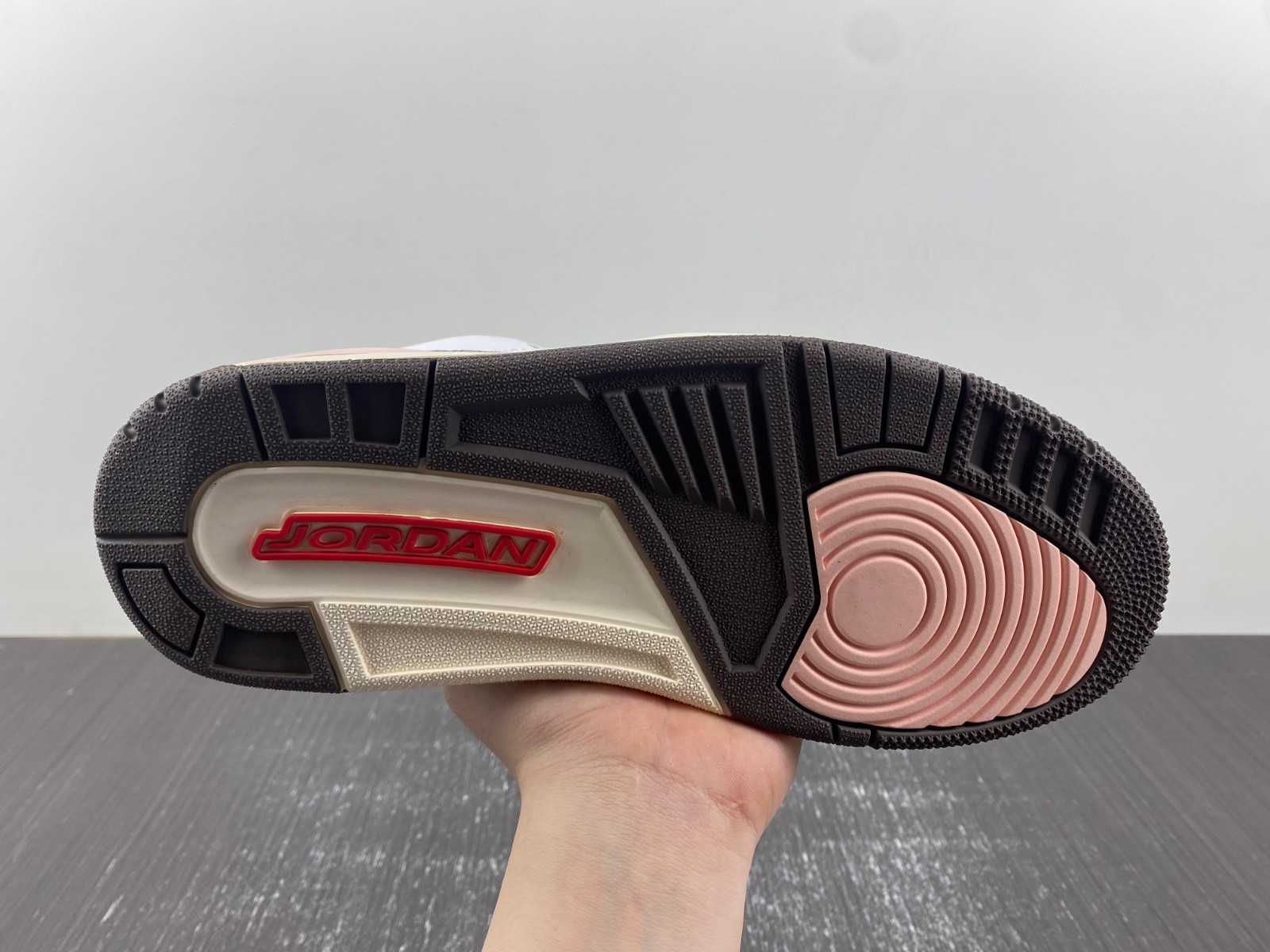 Air Jordan 3 WMNS “Neapolitan” CK9246-102