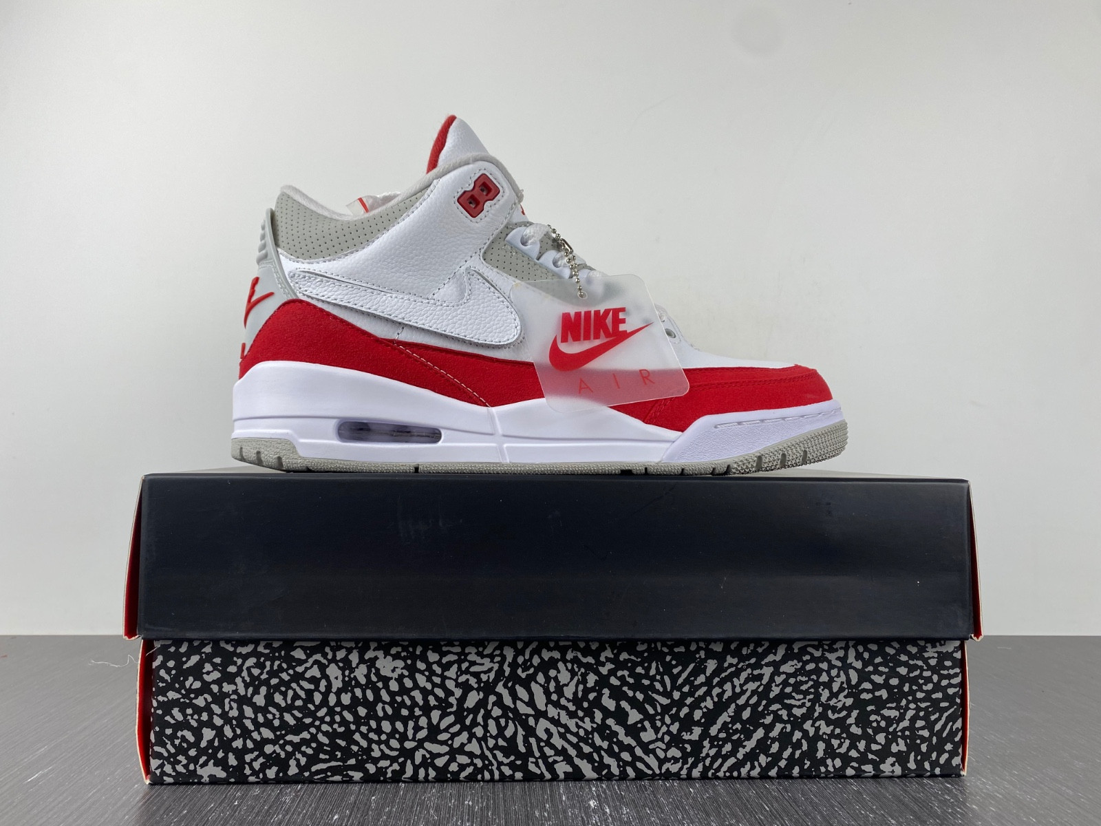 Air Jordan 3 Retro Tinker White University Red CJ0939-100