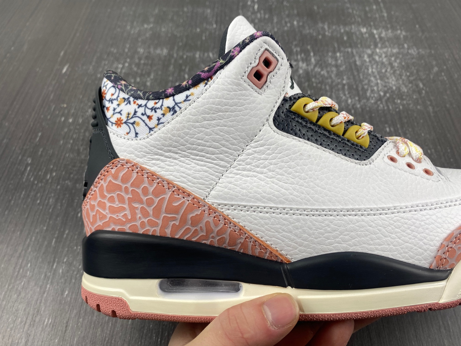 Air Jordan 3 GS “Vintage Floral” 441140-100