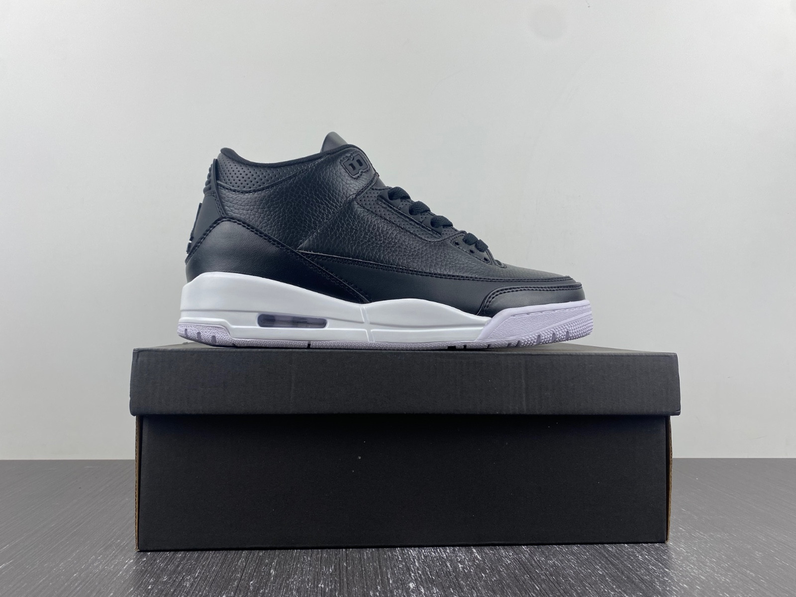 Air Jordan 3 “Cyber Monday” 136064-020