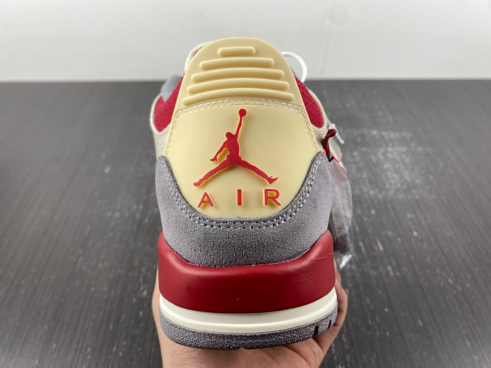 Travis Scott x Air Jordan 3 “Palomino” DH7139-123