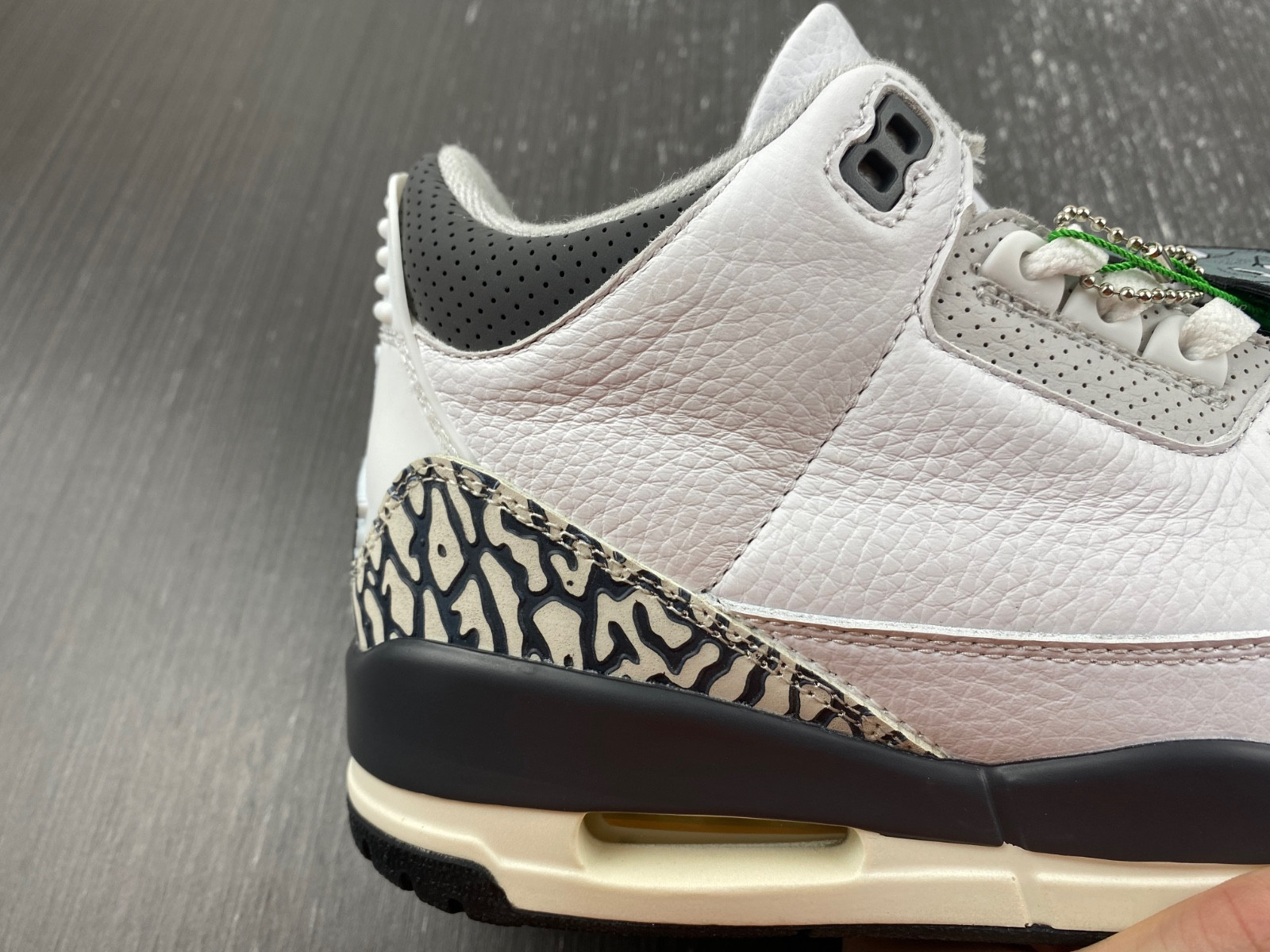 Air Jordan 3 GS “Hide N’ Sneak”  DX6665-100