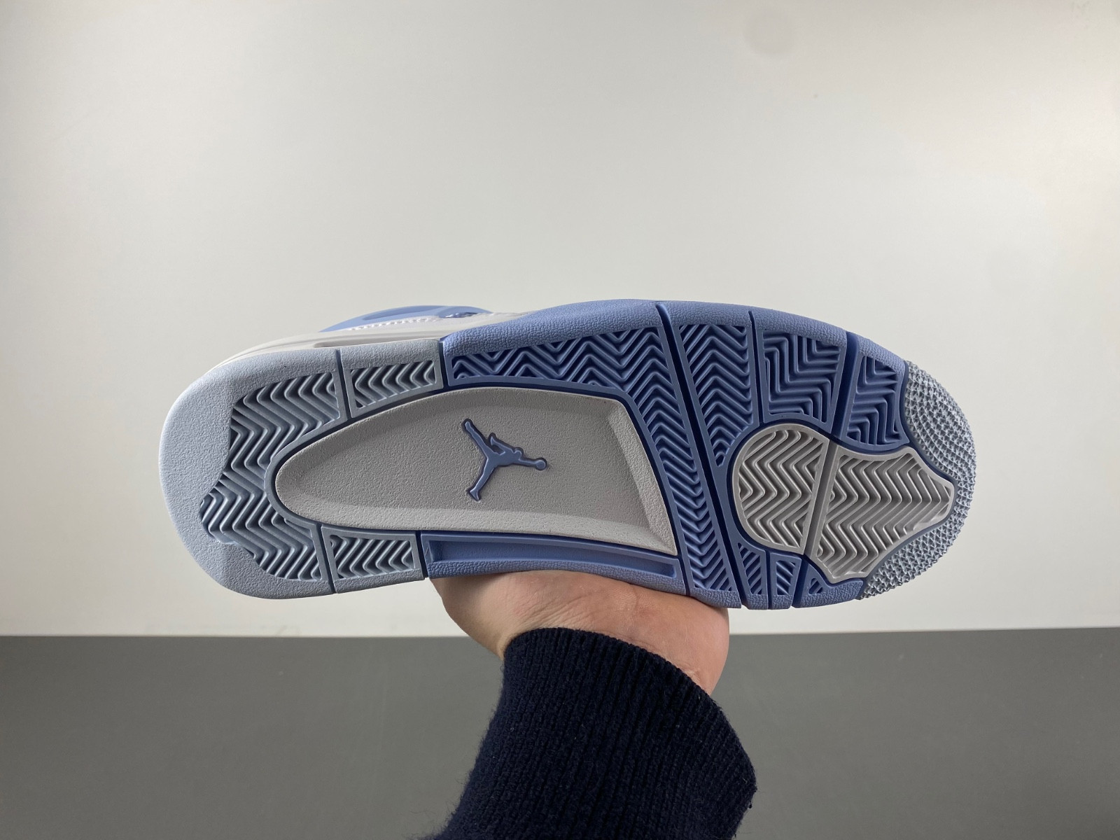 Air Jordan 4 “Forget Me Not” (W) HV0823-100