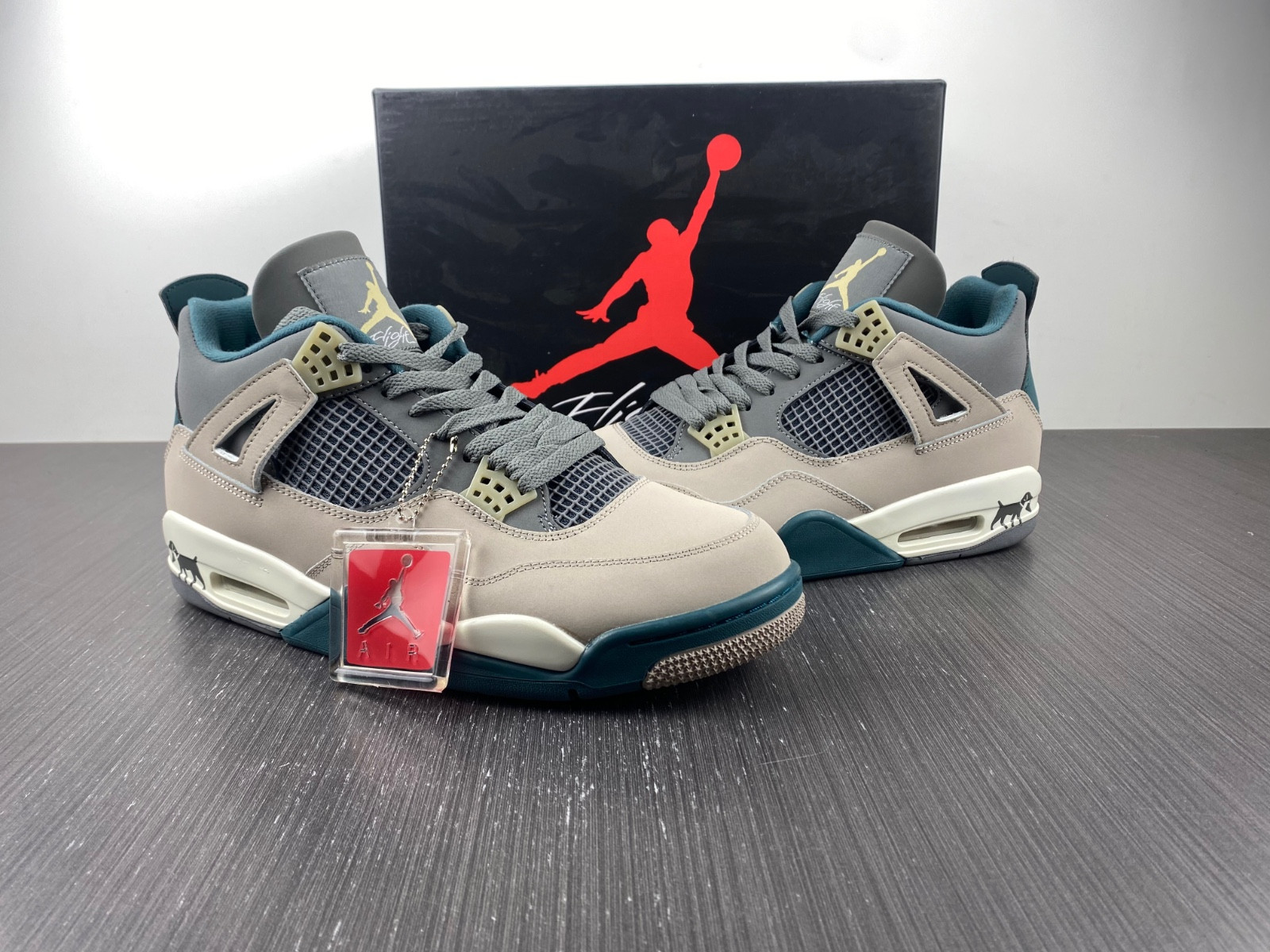 Air Jordan 4