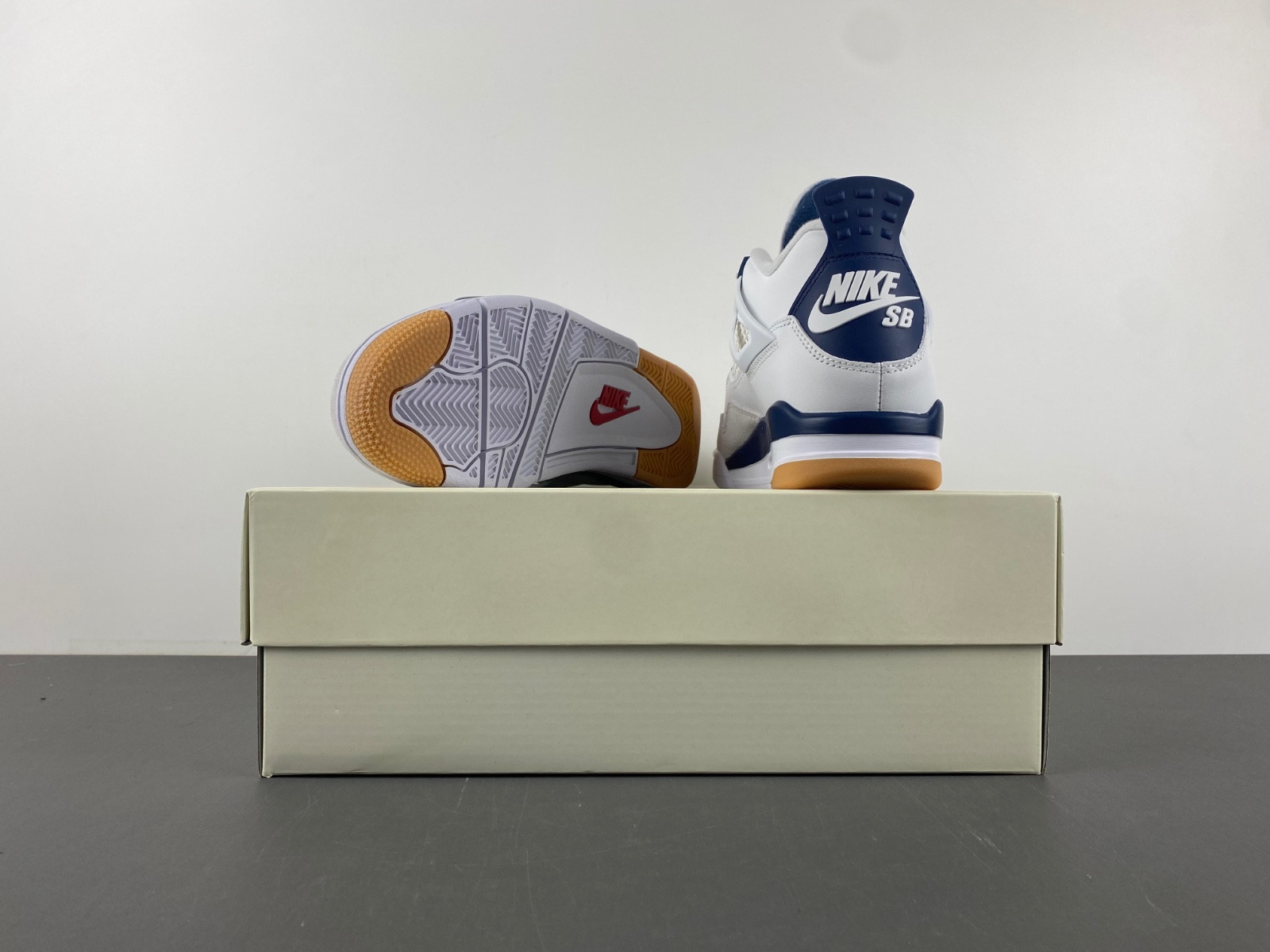 Nike SB x Air Jordan 4 “Navy DR5415-100