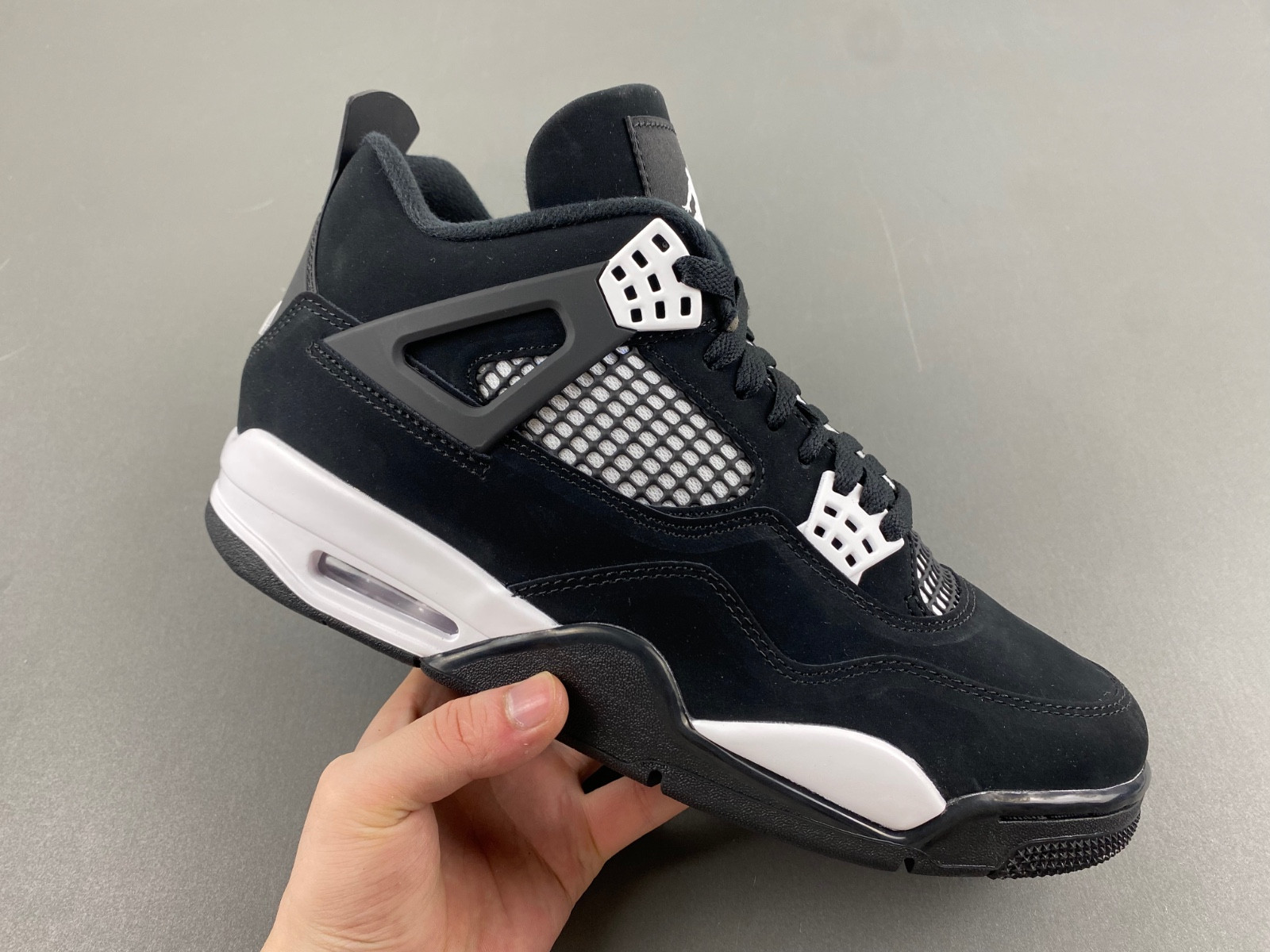 Air Jordan 4 “White Thunder” FQ8138-001