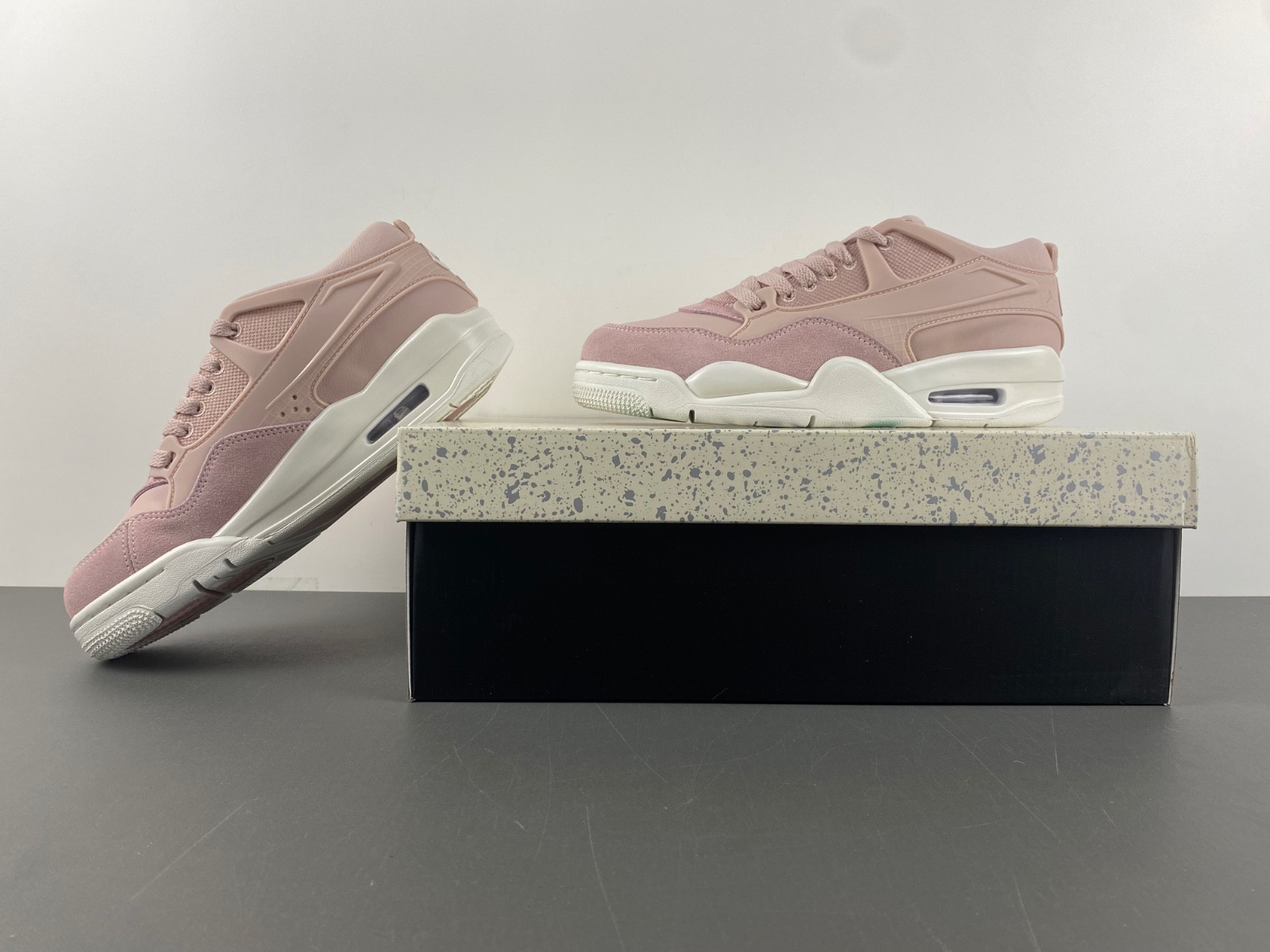 Air Jordan 4 PM “Pink Oxford” (W)  FQ7940-600