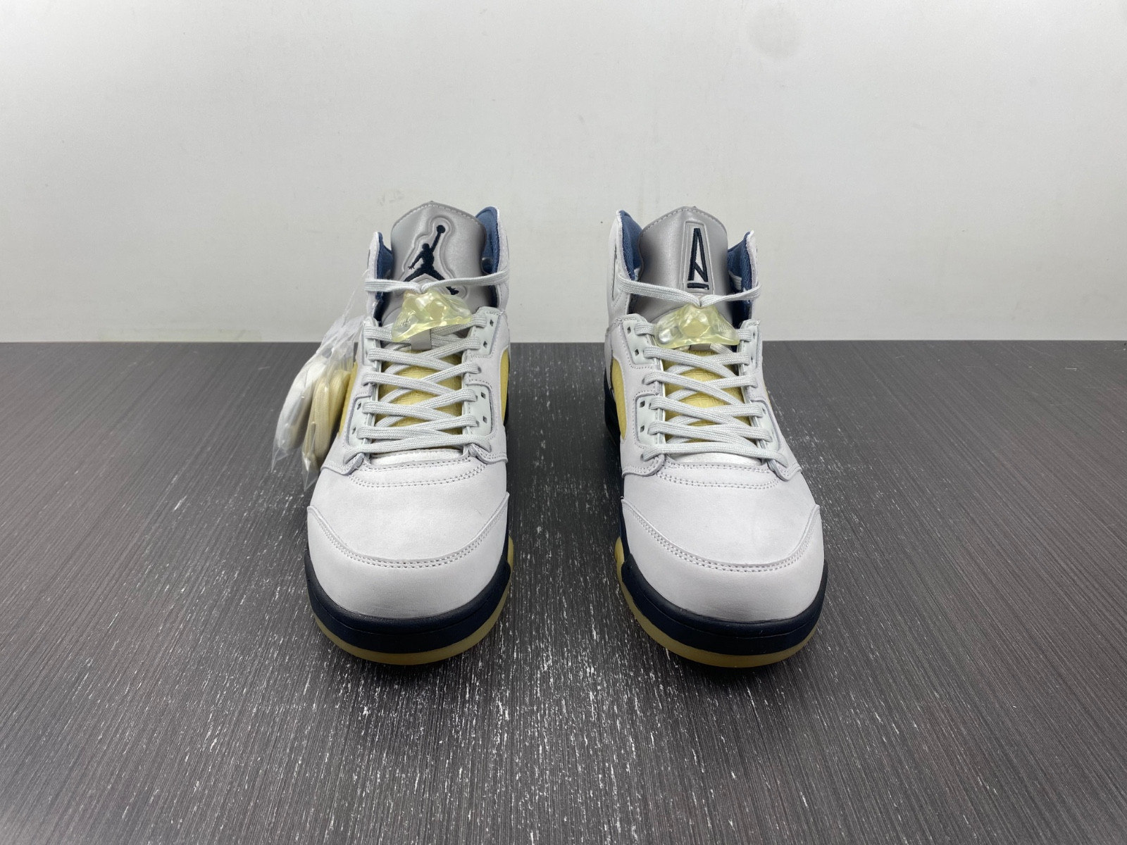 A Ma Maniere x Air Jordan 5 WMNS FZ5758-004