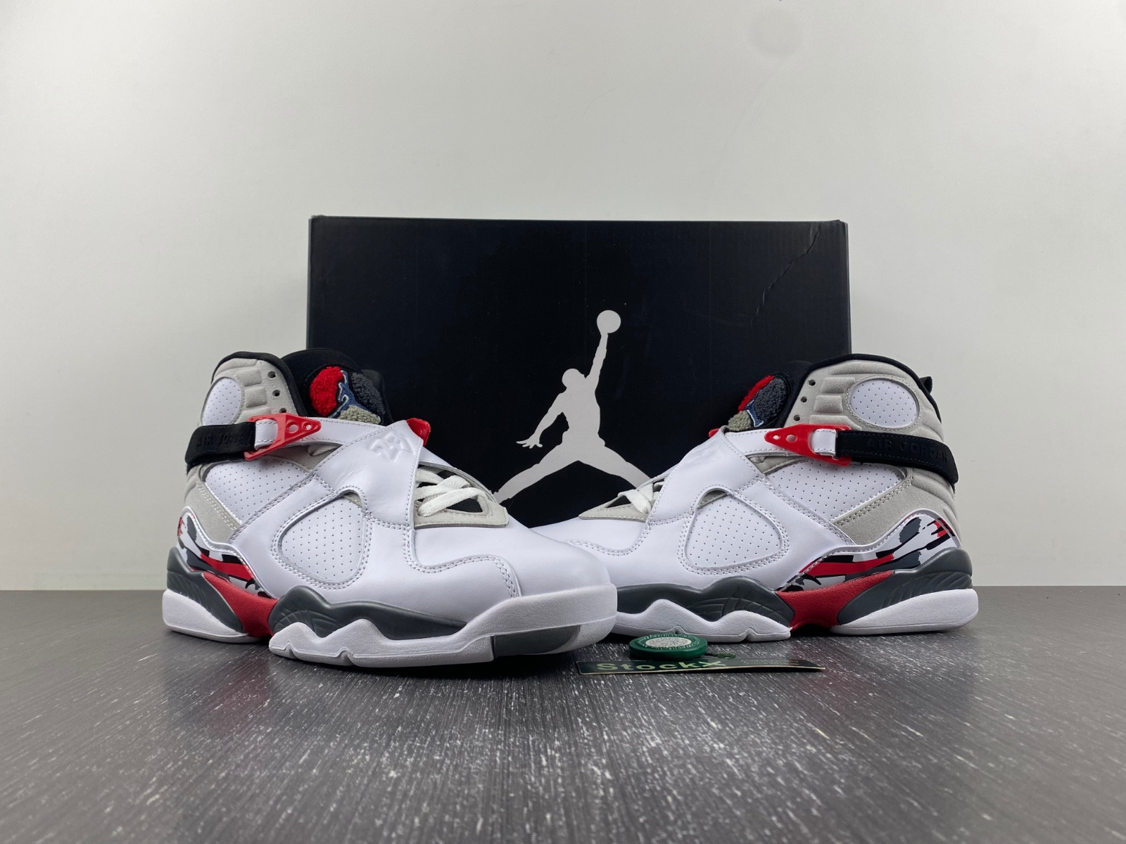 Air Jordan 8 Retro “Bugs Bunny” 305381-103
