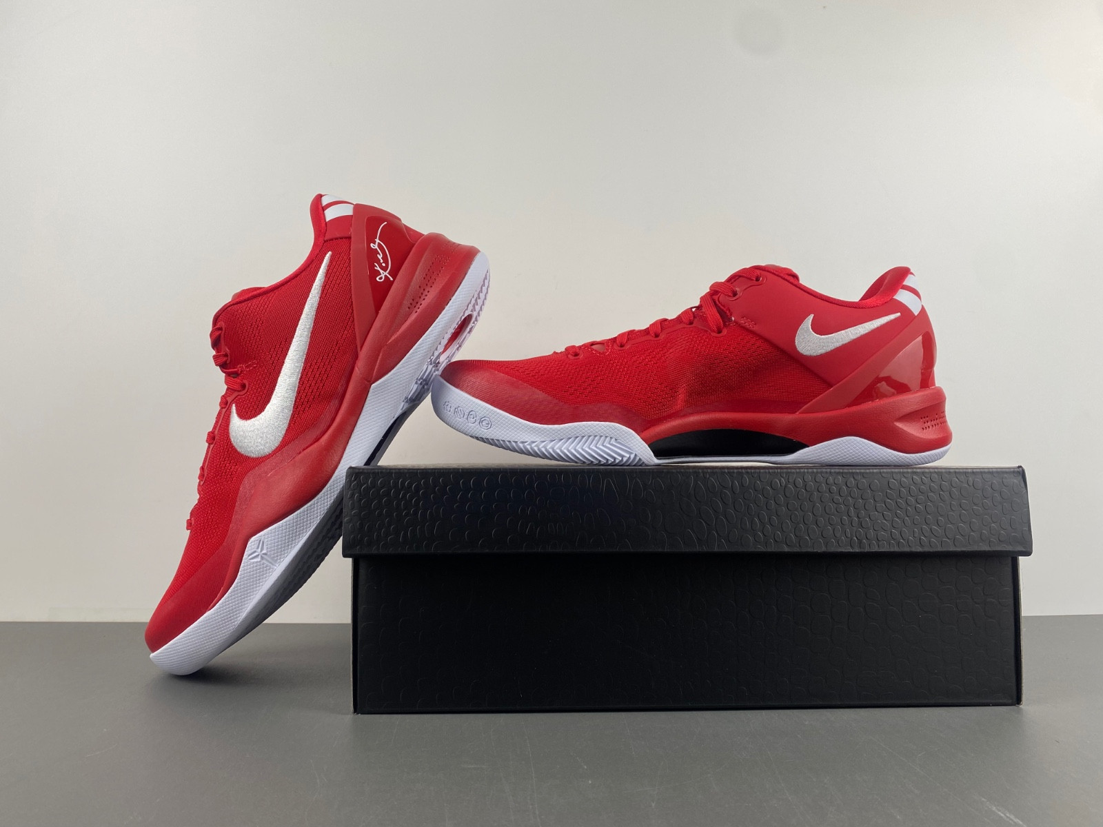 Nike Kobe 8 Protro “University Red” HF9550-600