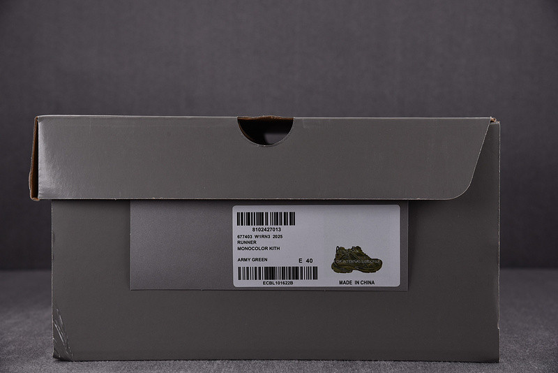 Ba*len*cia*ga runner 677403 w1rn3 2025