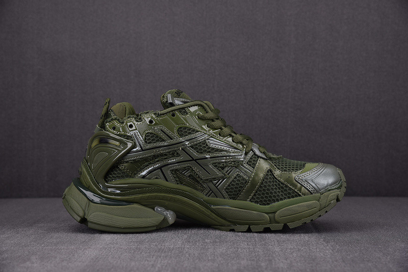 Ba*len*cia*ga runner 677403 w1rn3 2025