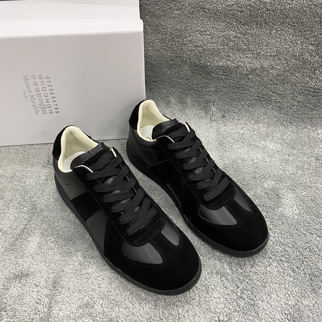 ma*s*n Ma*i*la sneakers