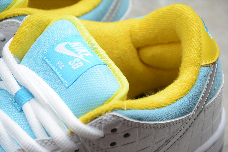 FTC x Nike SB Dunk Low DH7687-400