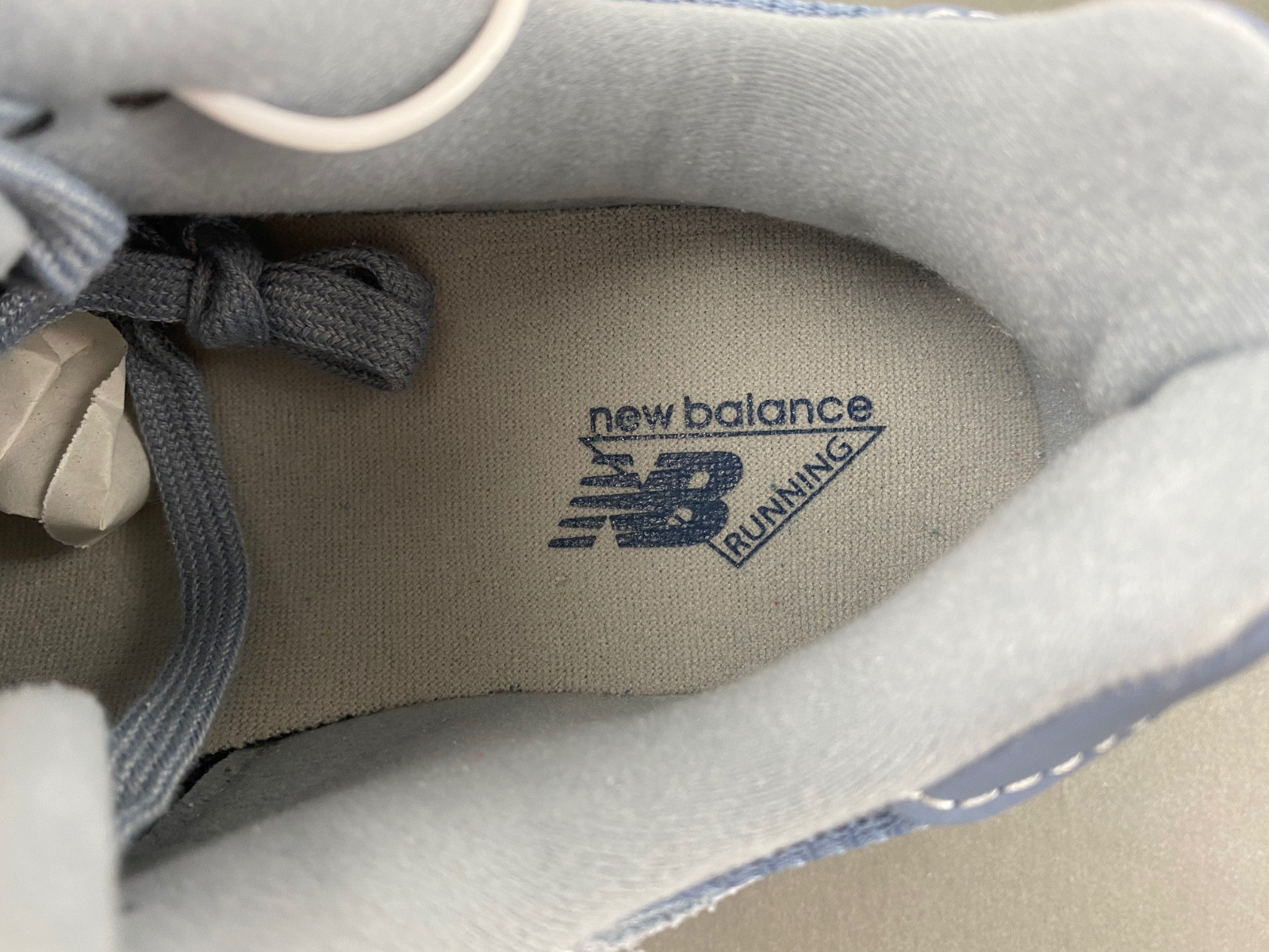 New Balance 9060 U9060IB