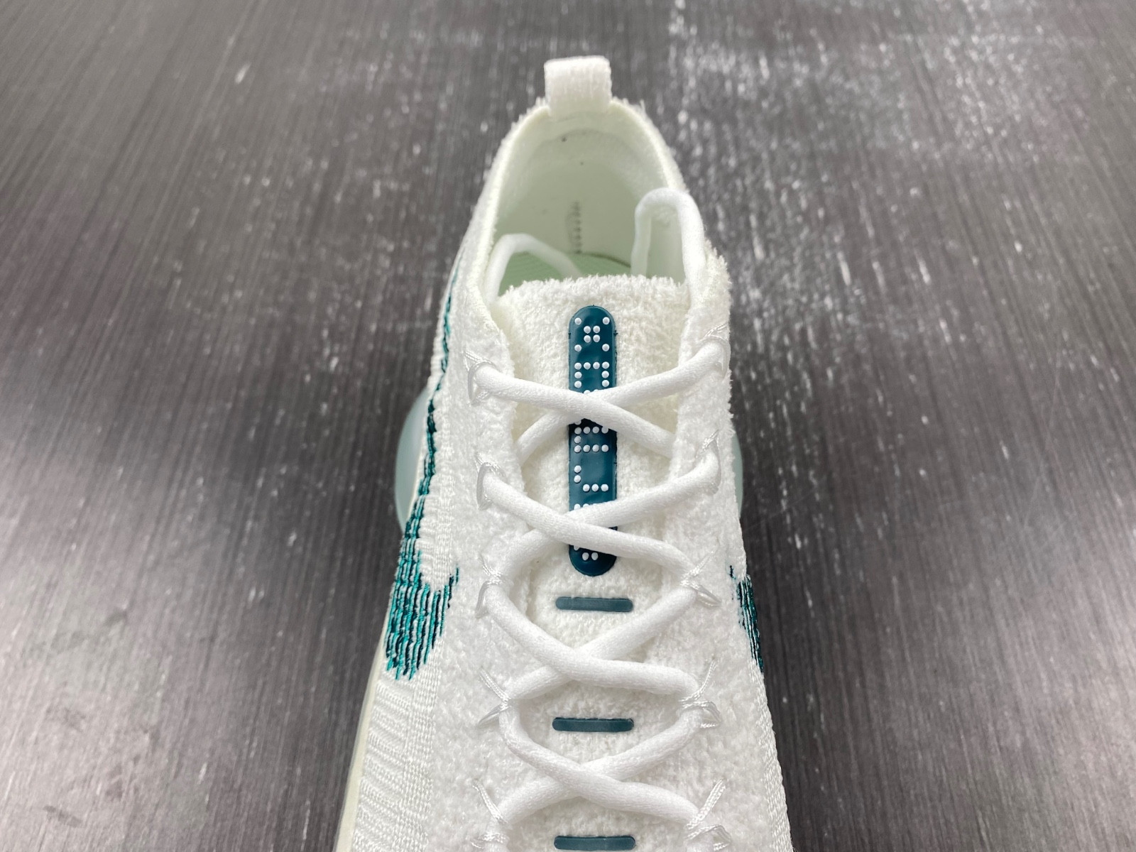 NK Air Max Scorpion DJ4701-100