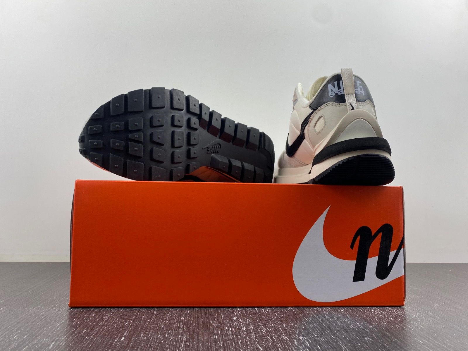 Sacai x Nike DD1875-101