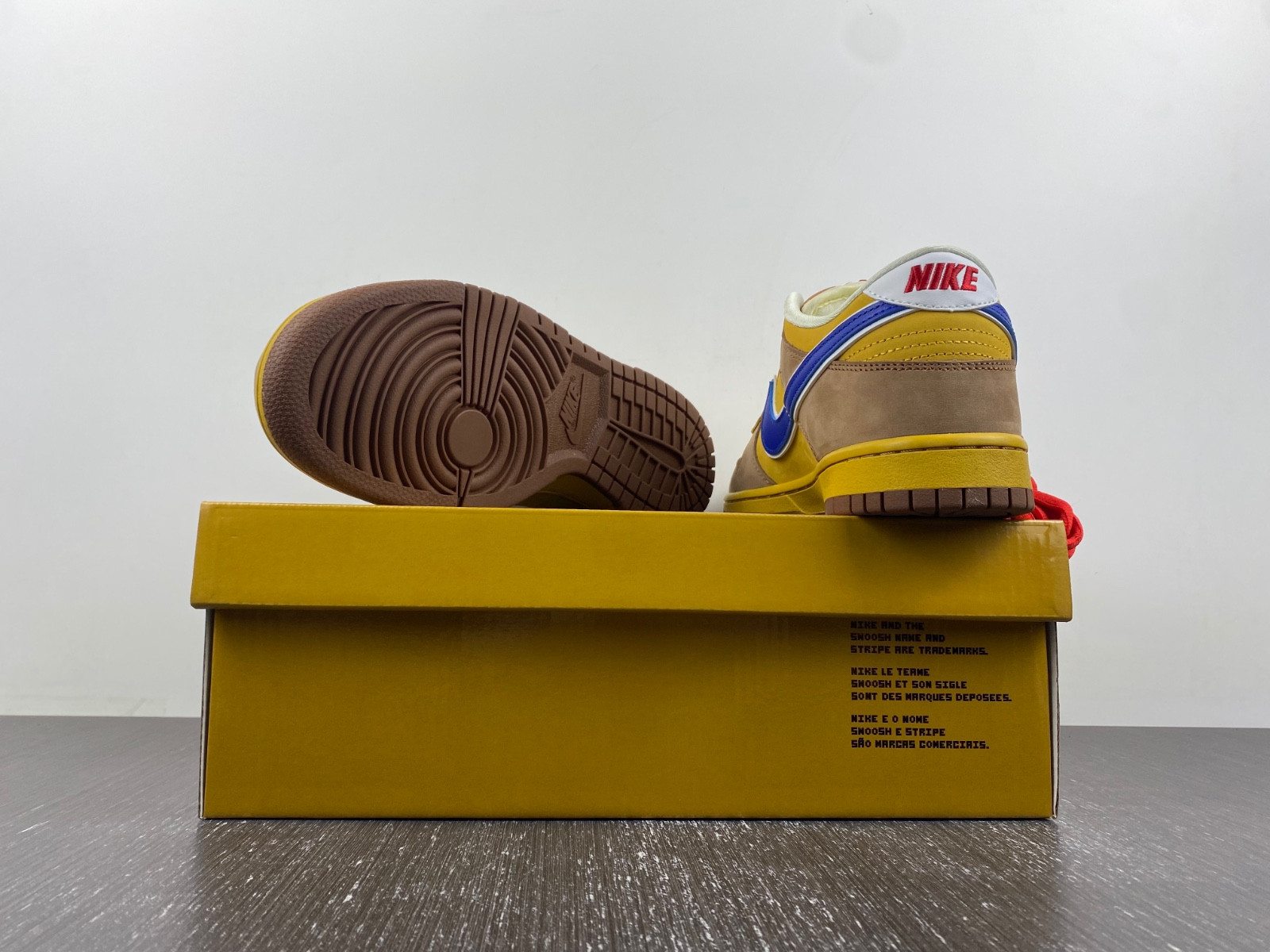 Nike SB Dunk Low Newcastle Brown Ale 313170-741