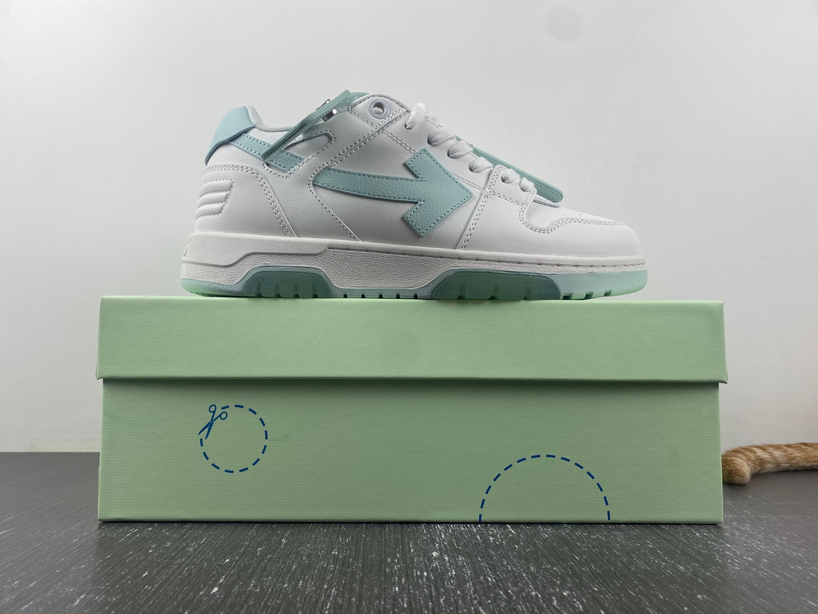 Off White GYM Sneaker