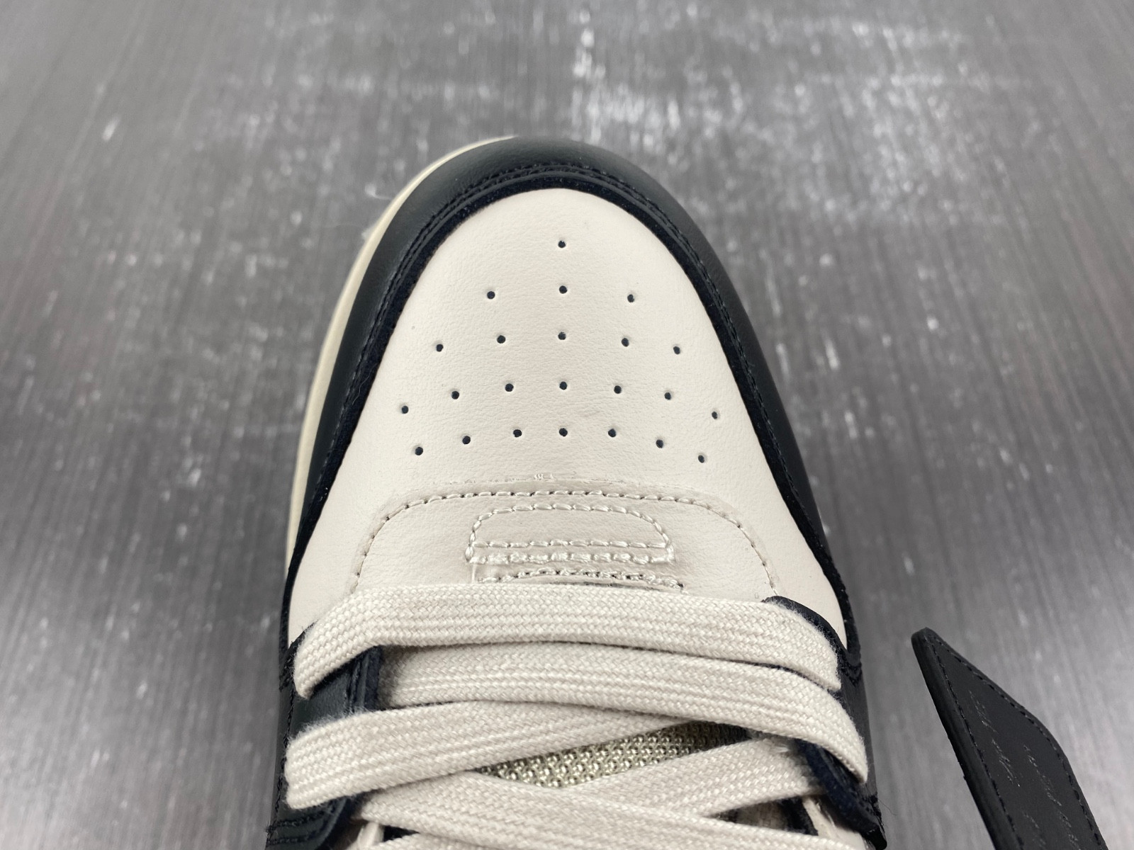 Off White GYM Sneaker