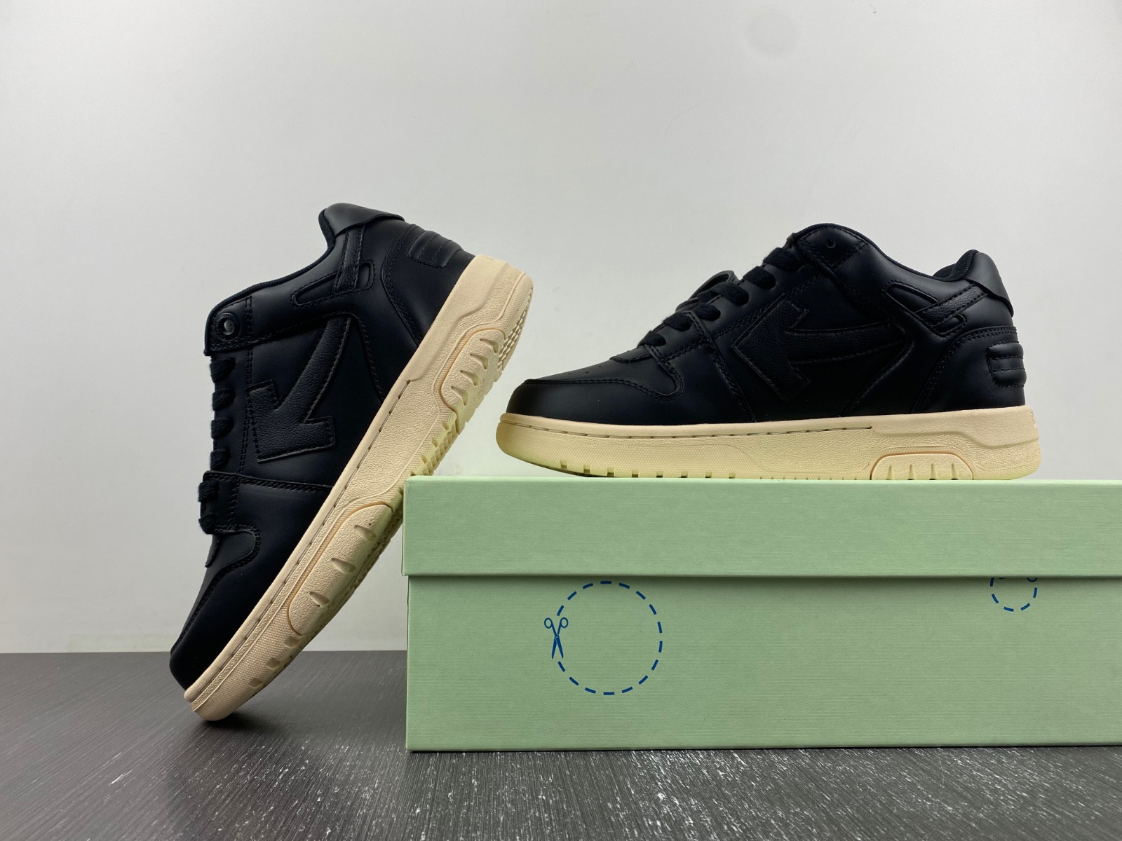 Off White GYM Sneaker