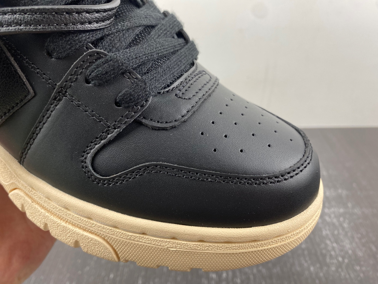 Off White GYM Sneaker