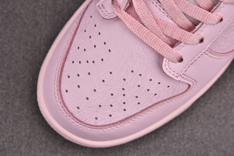 Nike Dunk Low “PINK” 921803-601