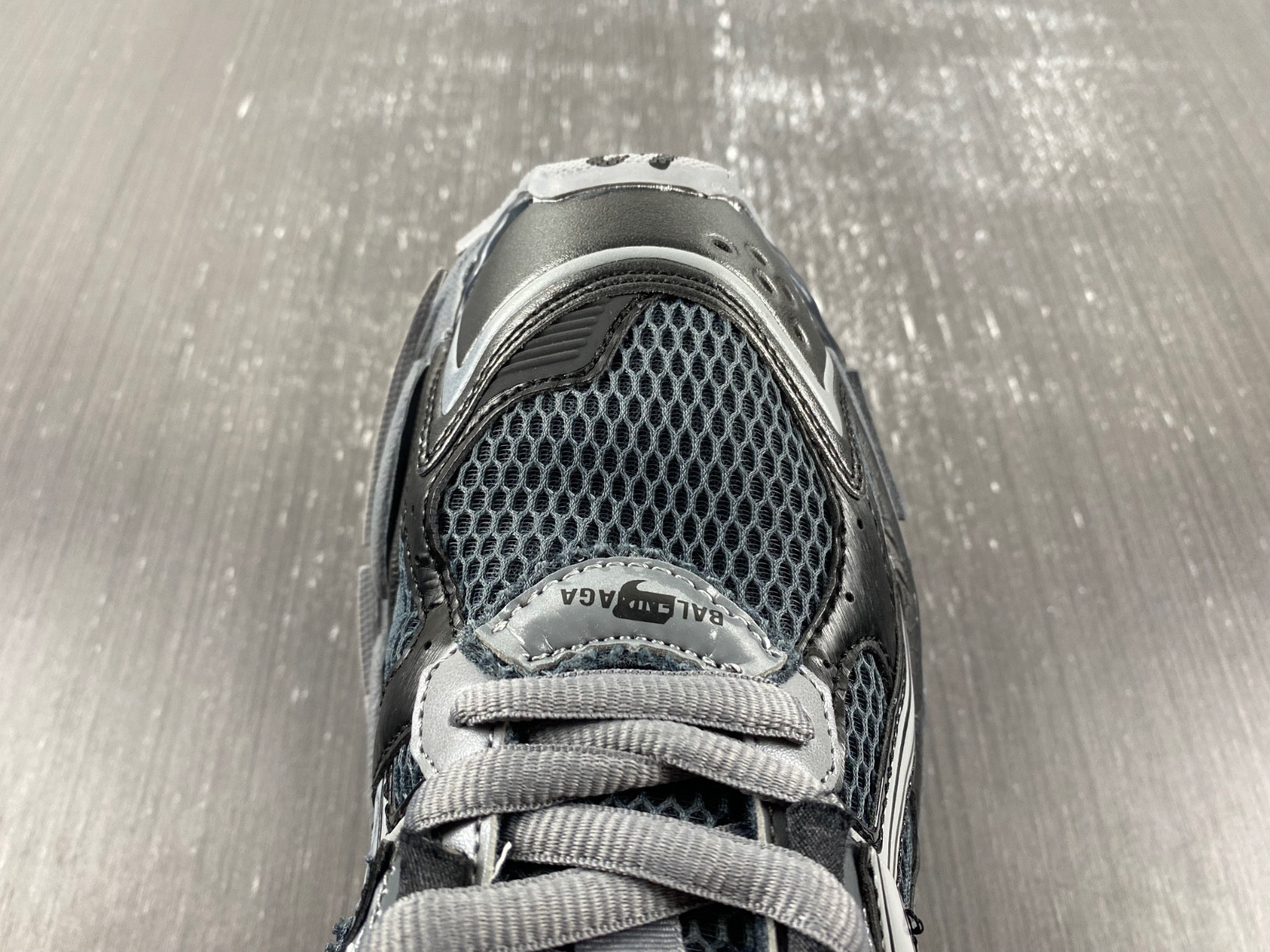 Ba*len*cia*ga runner