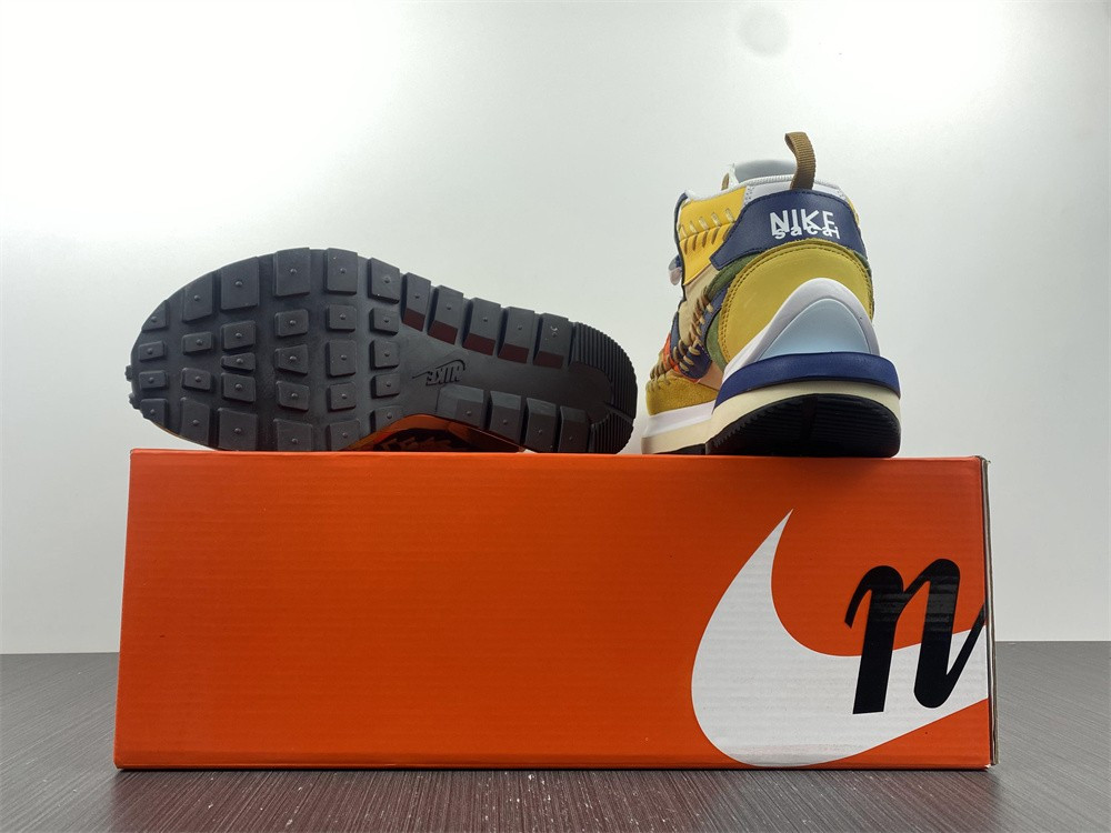 Nike Vaporwaffle sacai Jean Paul Gaultier Sesame Blue  DH9186-200