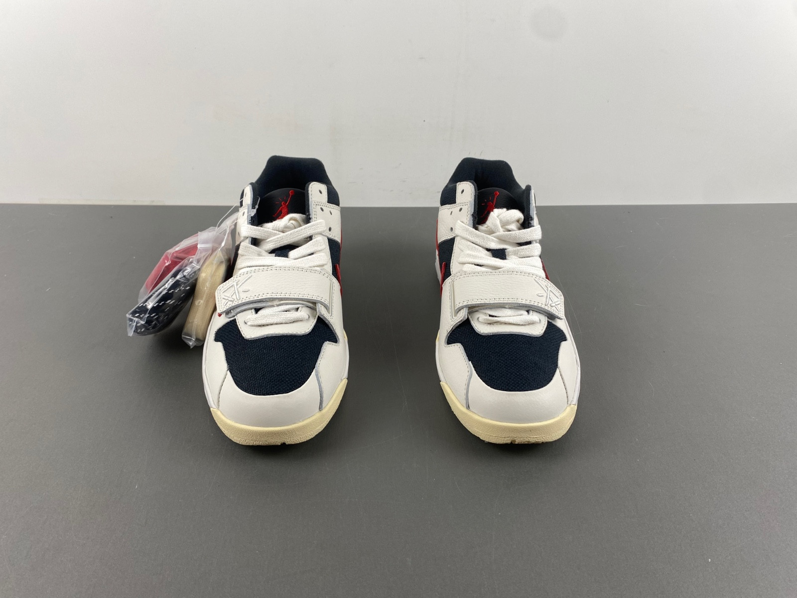 Travis Scott x Jordan Jumpman FZ8117-101