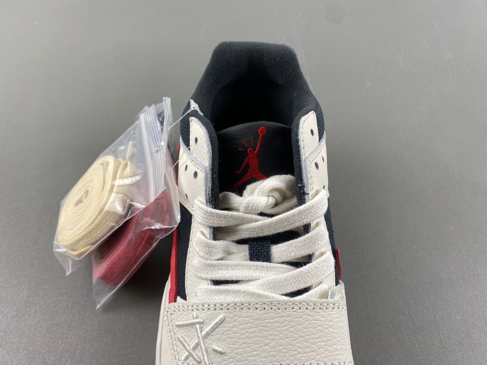 Travis Scott x Jordan Jumpman FZ8117-101