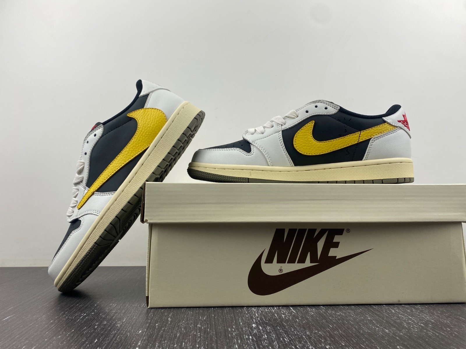 Air Jordan 1 Low DM7866-982